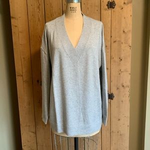 GAP V neck Sweater